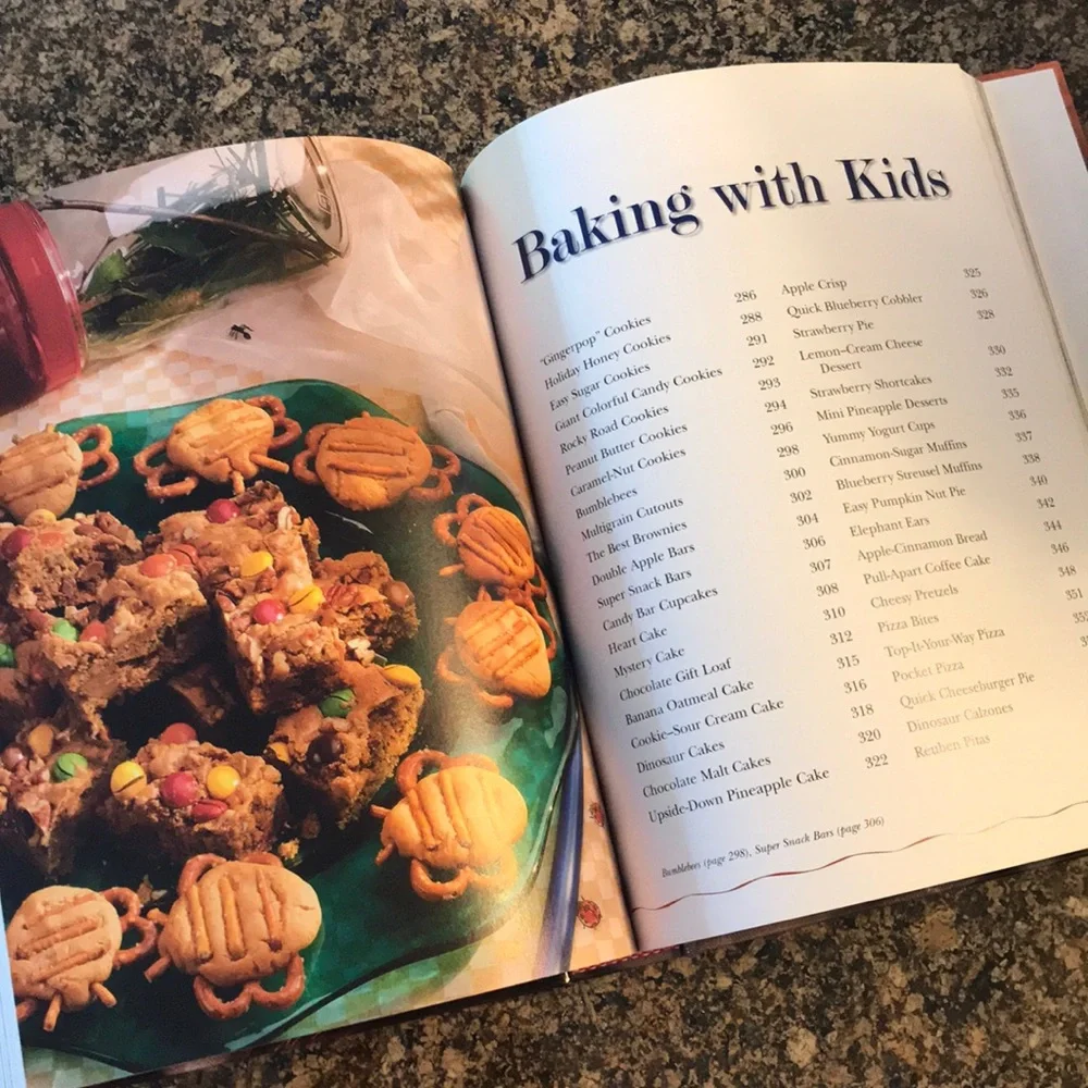 Betty Crocker's Best of Baking Book